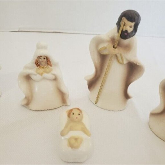 Vintage Porcelain Ten Piece Small Nativity Set White Gold Accents - Picture 5 of 16